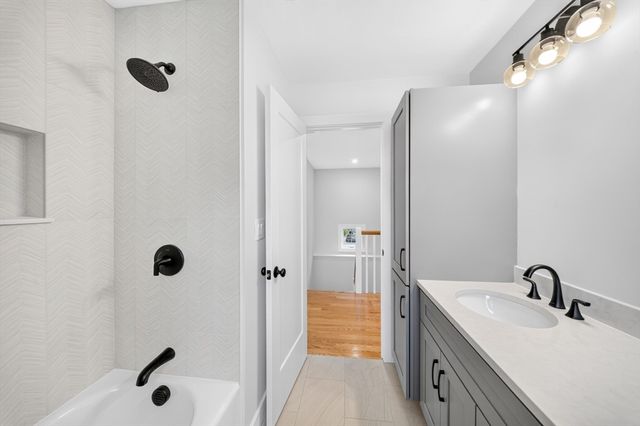 14 Neillian Way 14, Bedford, MA 01730
