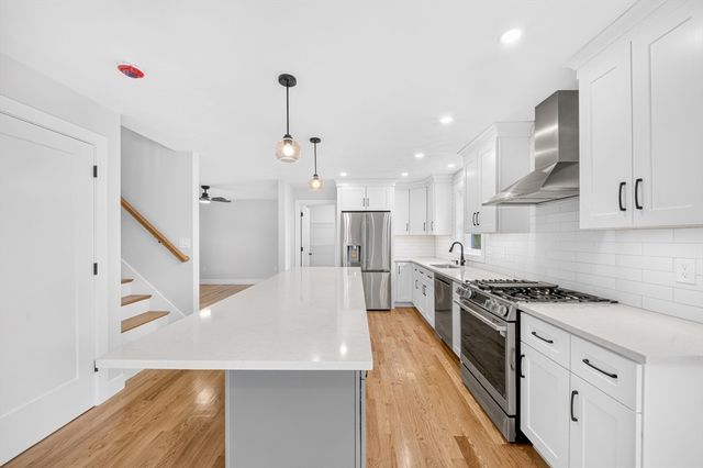 14 Neillian Way 14, Bedford, MA 01730