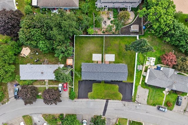 14 Neillian Way 14, Bedford, MA 01730