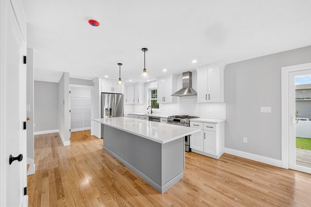 14 Neillian Way 14, Bedford, MA 01730