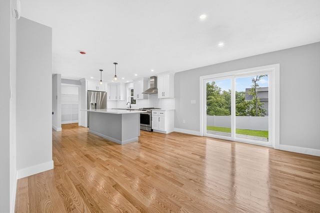 14 Neillian Way 14, Bedford, MA 01730