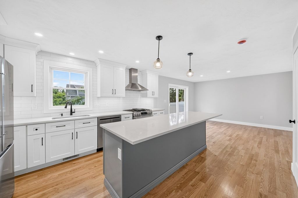 14 Neillian Way 14, Bedford, MA 01730