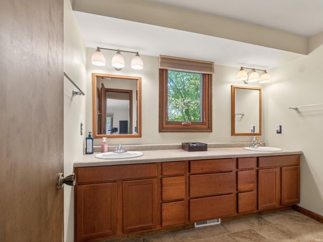 4818 Collbran Drive, Fort Wayne, IN 46835