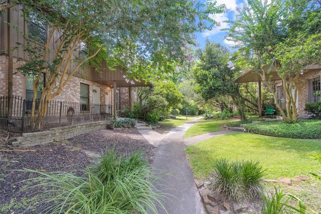 1011 Hamblen Road 306, Houston, TX 77339