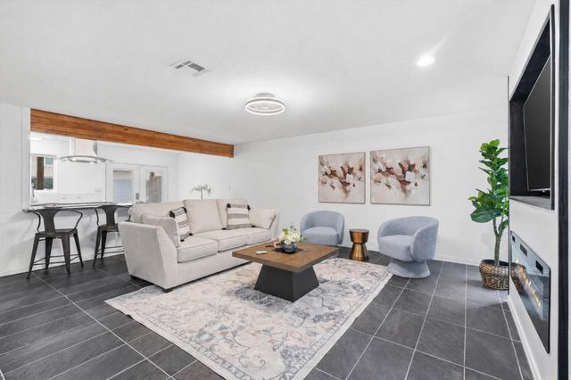 1011 Hamblen Road 306, Houston, TX 77339