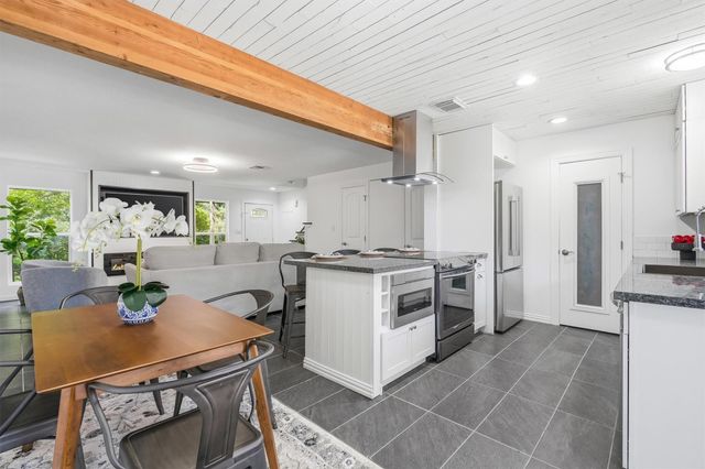 1011 Hamblen Road 306, Houston, TX 77339