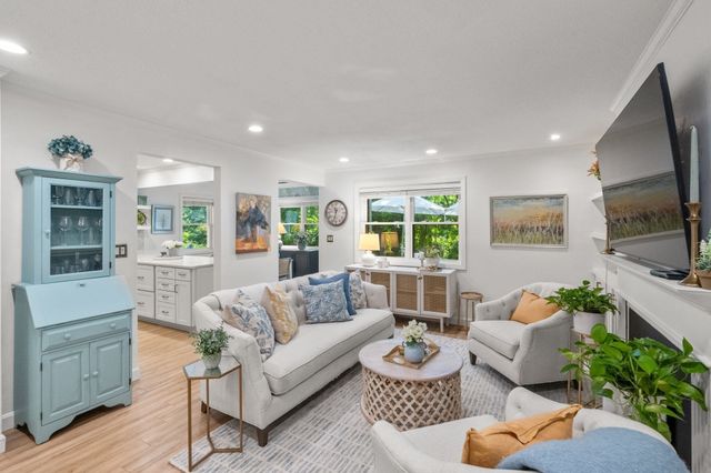 2408 Hockley Dr 2408, Hingham, MA 02043