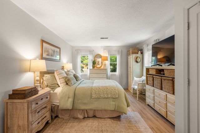 2408 Hockley Dr 2408, Hingham, MA 02043