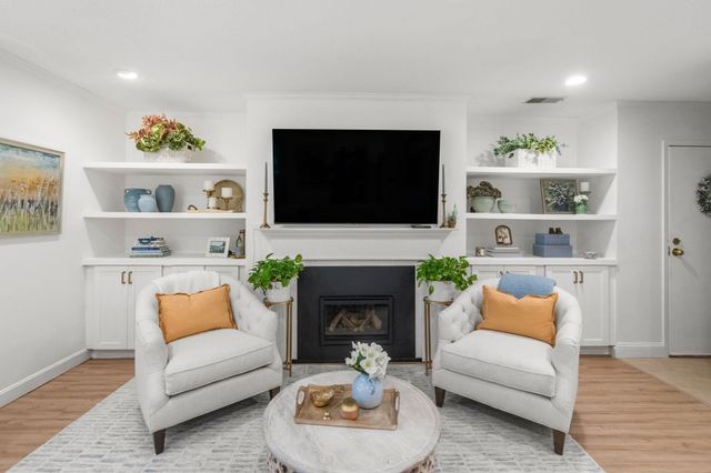 2408 Hockley Dr 2408, Hingham, MA 02043