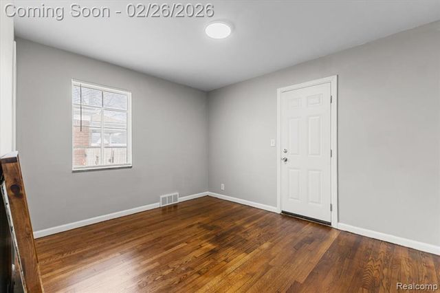 19134 Mallina Street, Grosse Pointe, MI 48236