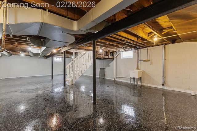 19134 Mallina Street, Grosse Pointe, MI 48236