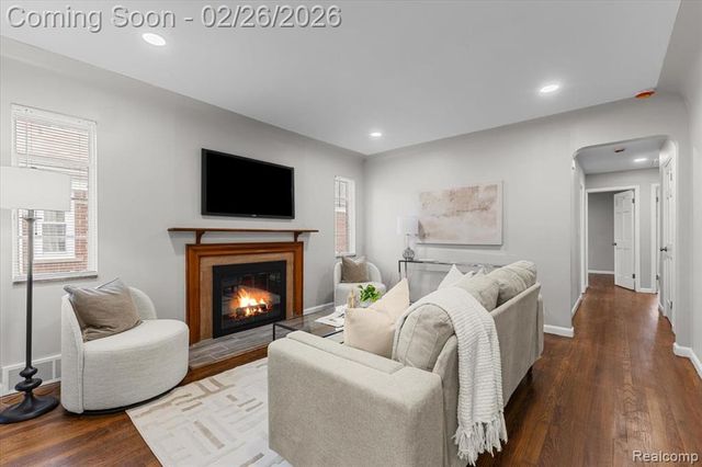 19134 Mallina Street, Grosse Pointe, MI 48236