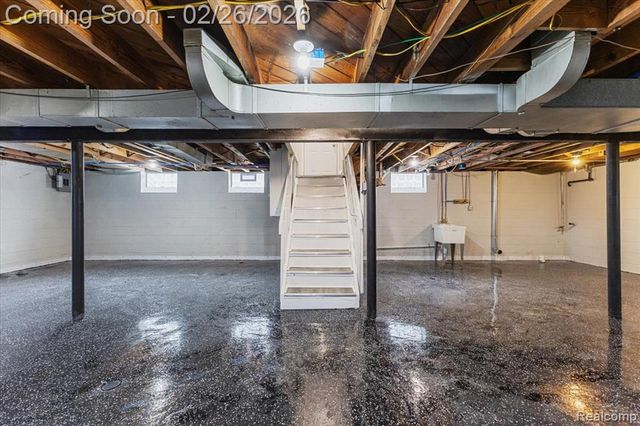 19134 Mallina Street, Grosse Pointe, MI 48236