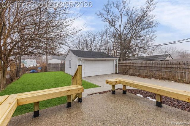 19134 Mallina Street, Grosse Pointe, MI 48236