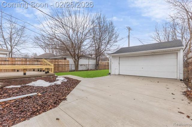 19134 Mallina Street, Grosse Pointe, MI 48236