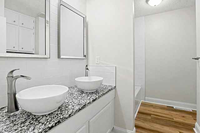440 N Linden, Haysville, KS 67060