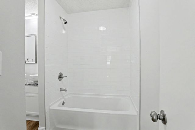 440 N Linden, Haysville, KS 67060
