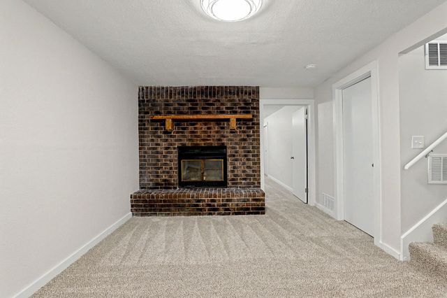 440 N Linden, Haysville, KS 67060