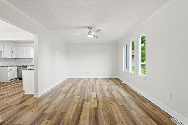 440 N Linden, Haysville, KS 67060