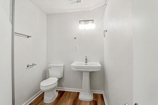 440 N Linden, Haysville, KS 67060