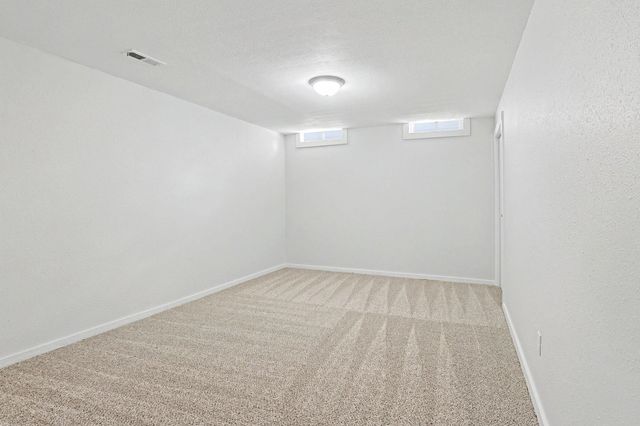 440 N Linden, Haysville, KS 67060