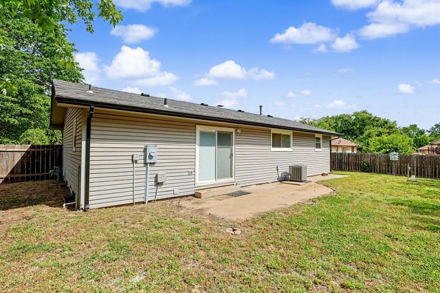440 N Linden, Haysville, KS 67060