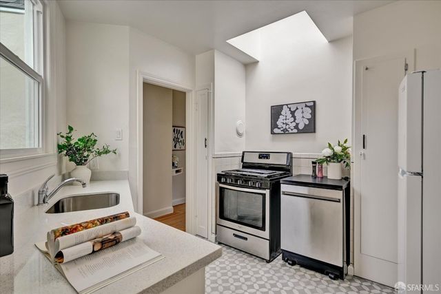 2582 30th Avenue, San Francisco, CA 94116