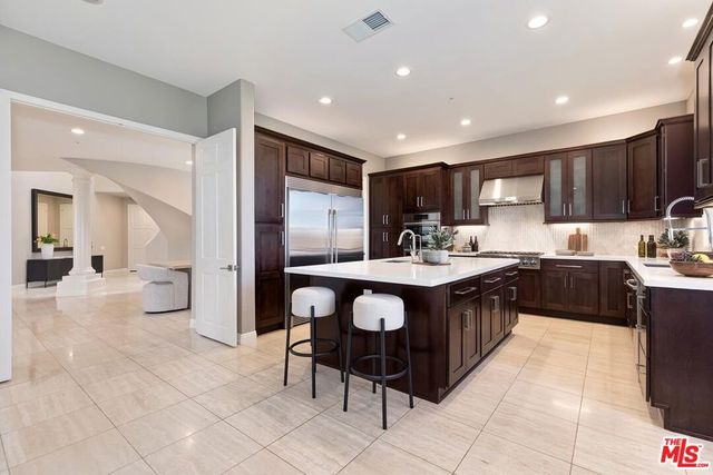 16694 Calle Arbolada, Los Angeles, CA 90272
