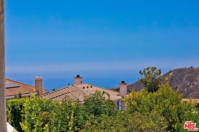 16694 Calle Arbolada, Los Angeles, CA 90272