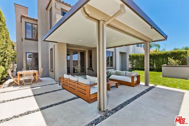 16694 Calle Arbolada, Los Angeles, CA 90272