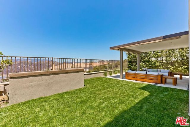 16694 Calle Arbolada, Los Angeles, CA 90272