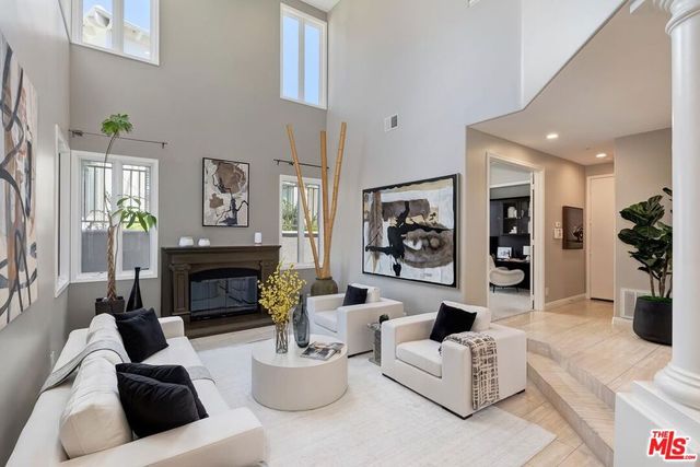 16694 Calle Arbolada, Los Angeles, CA 90272