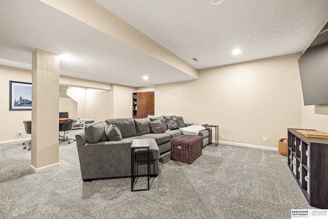 8226 N 162nd Street, Bennington, NE 68007