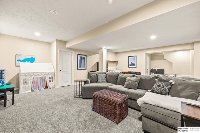 8226 N 162nd Street, Bennington, NE 68007