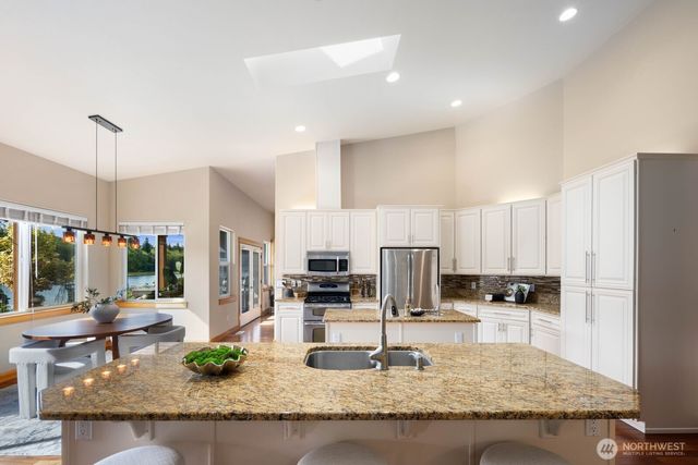8405 Ski View Lane SW, Olympia, WA 98512