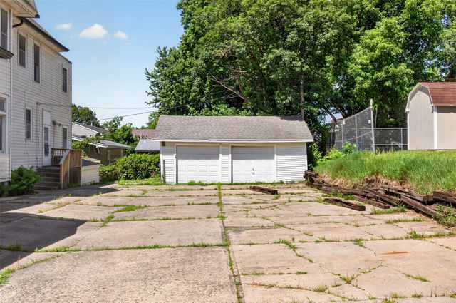 3400 Ravina Drive, Des Moines, IA 50313
