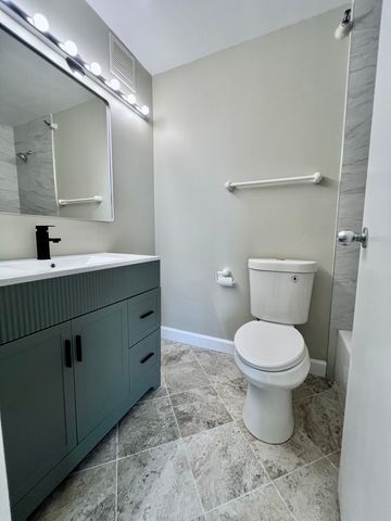 3660 N Lake Shore Drive 2513, Chicago, IL 60613