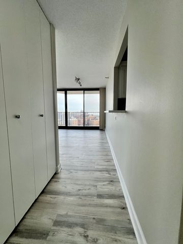 3660 N Lake Shore Drive 2513, Chicago, IL 60613