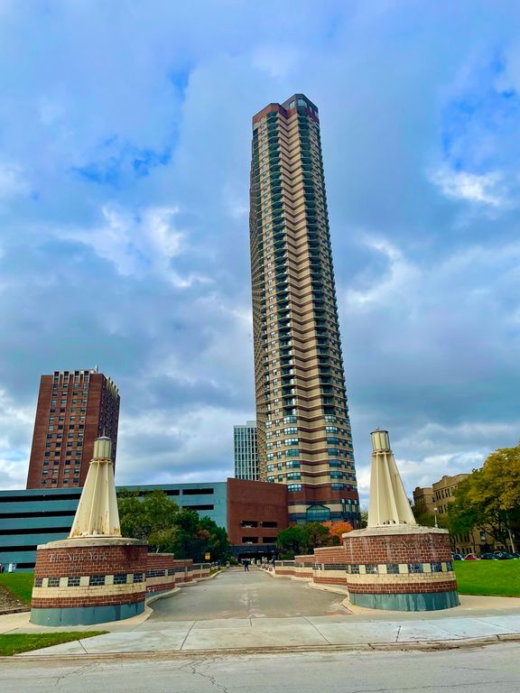 3660 N Lake Shore Drive 2513, Chicago, IL 60613