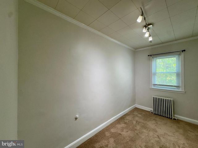 4 WARREN RD, Baltimore, MD 21221