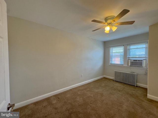 4 WARREN RD, Baltimore, MD 21221