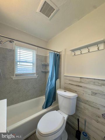 4 WARREN RD, Baltimore, MD 21221