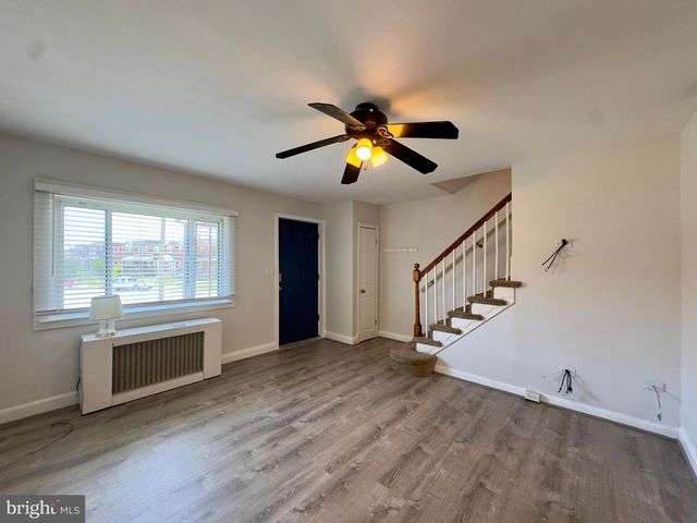 4 WARREN RD, Baltimore, MD 21221