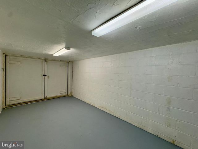 4 WARREN RD, Baltimore, MD 21221