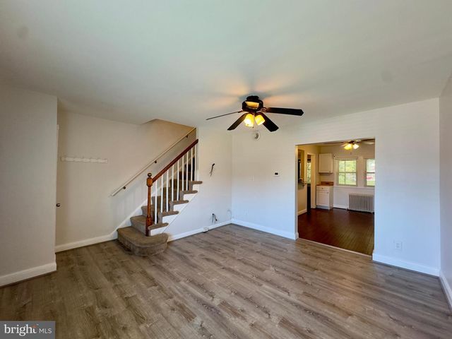 4 WARREN RD, Baltimore, MD 21221