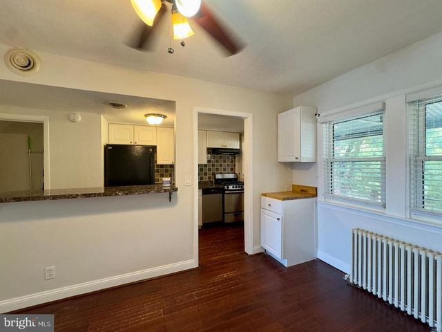 4 WARREN RD, Baltimore, MD 21221