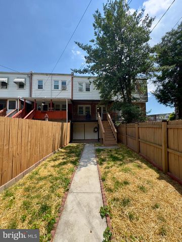 4 WARREN RD, Baltimore, MD 21221