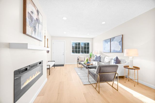 17343 Gettysburg Way, Lakeville, MN 55044