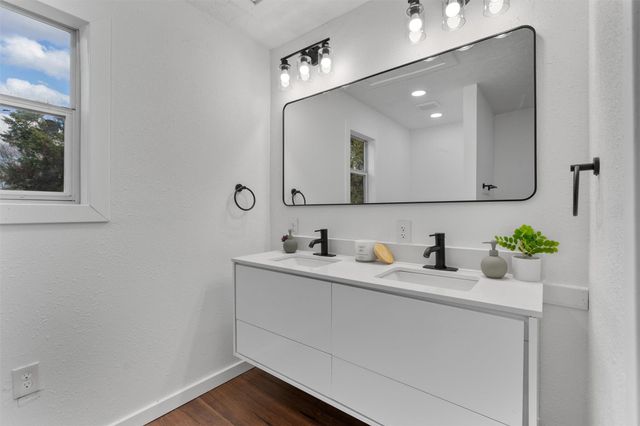 385 Alta Vista DR, Bastrop, TX 78602