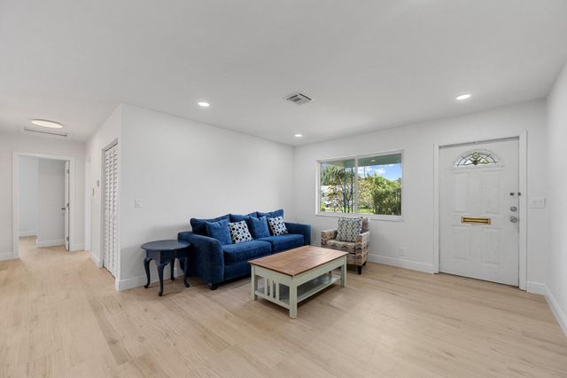 636 NW 5th Street Street, Boynton Beach, FL 33435